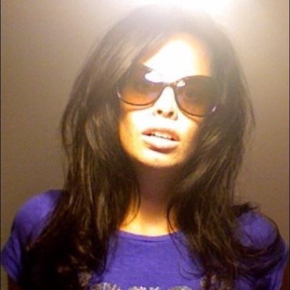 Meet your Posher, April - Picture 1 of 1